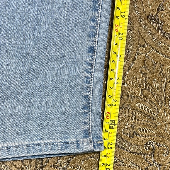 Signature by Levi Strauss & Co.® Gold Women's Midrise Super Skinny Jeans - 38x28 - Picture 14 of 16